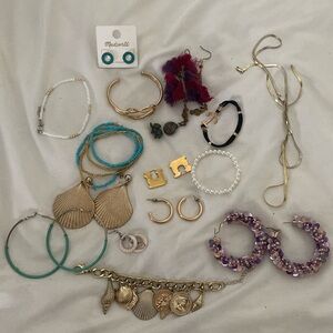 Set of Costume Jewelry. Theme: gold, shells, turquoise